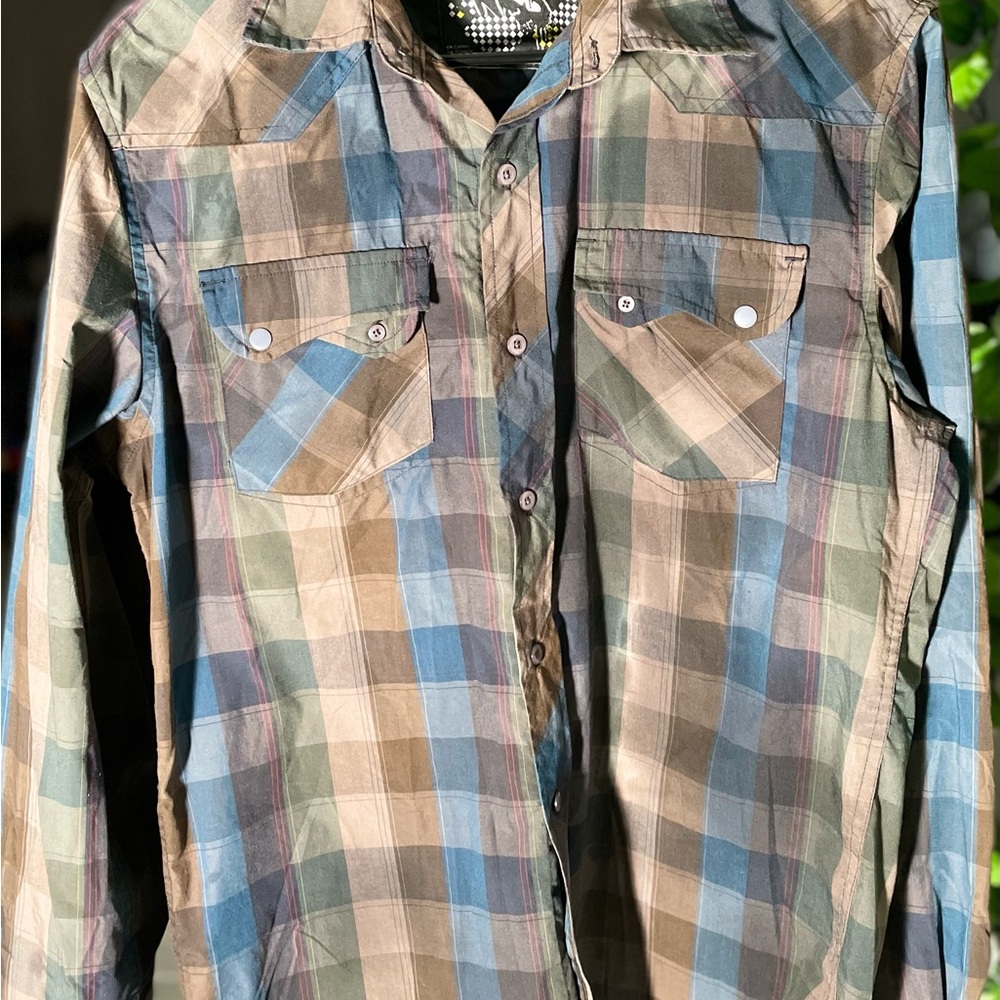 A Nice Men’s Shirt  Small Size .